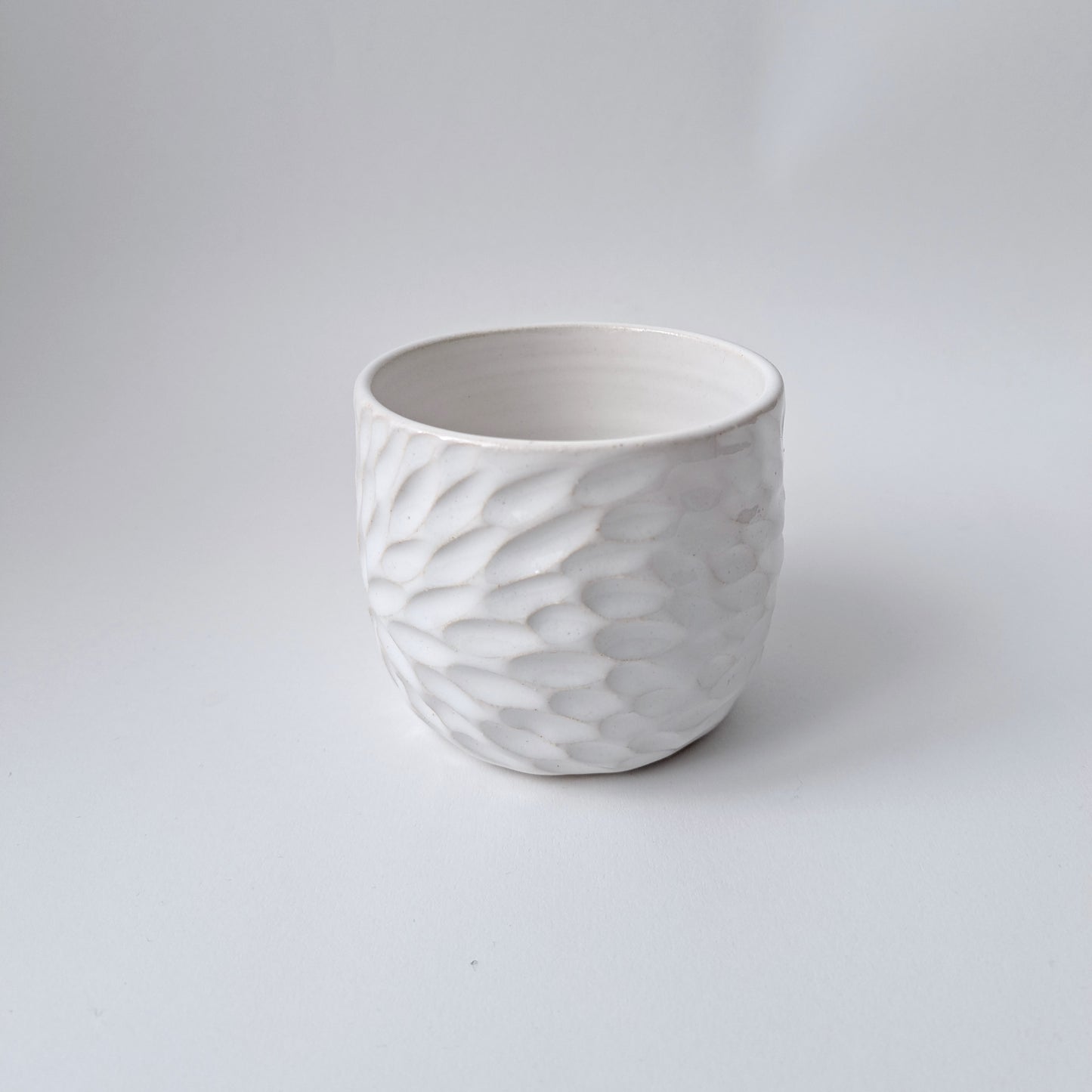 Flower pattern mug - white