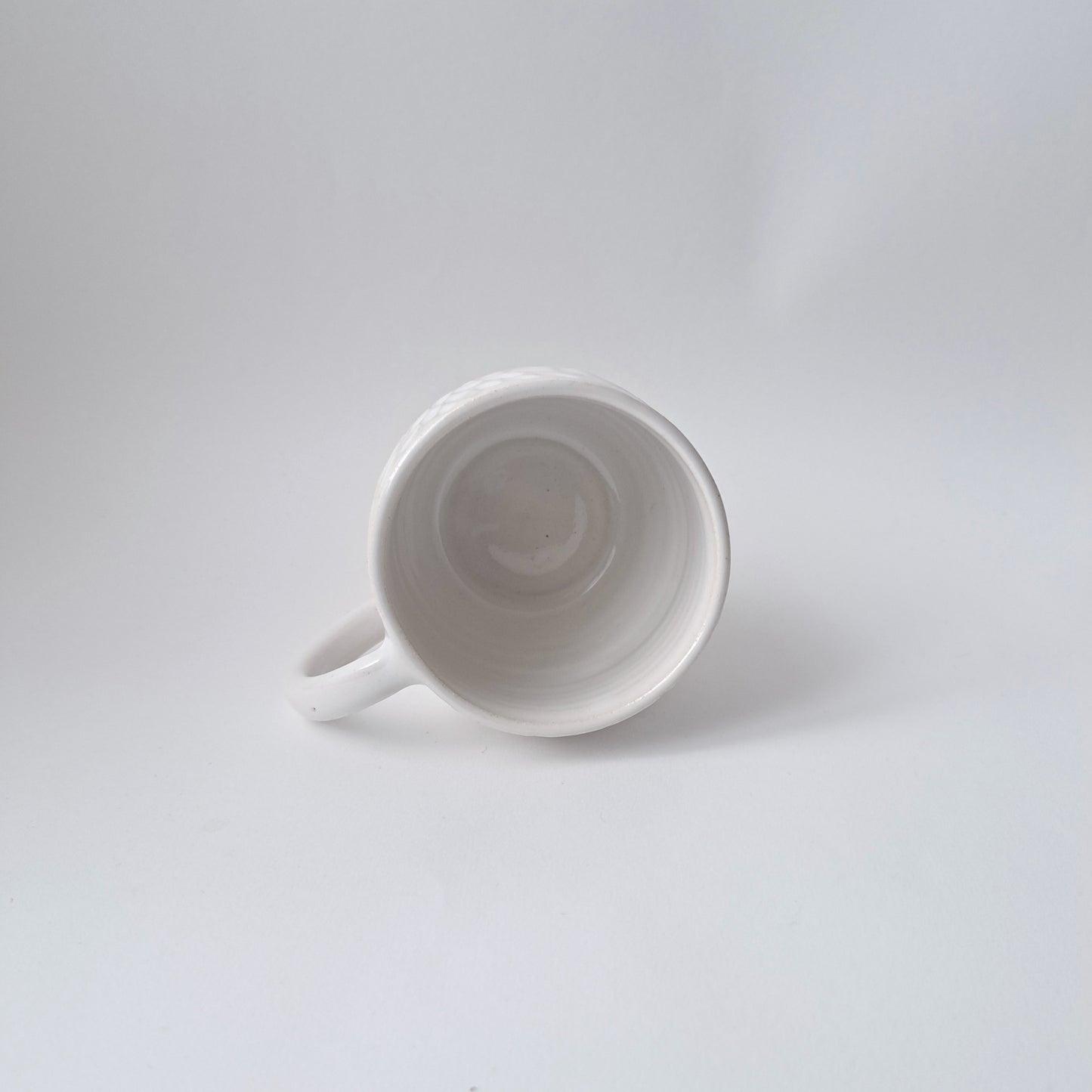 Flower pattern mug - white